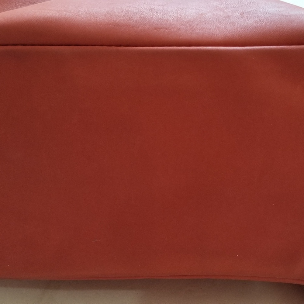 Guess - Picture 4 of 5